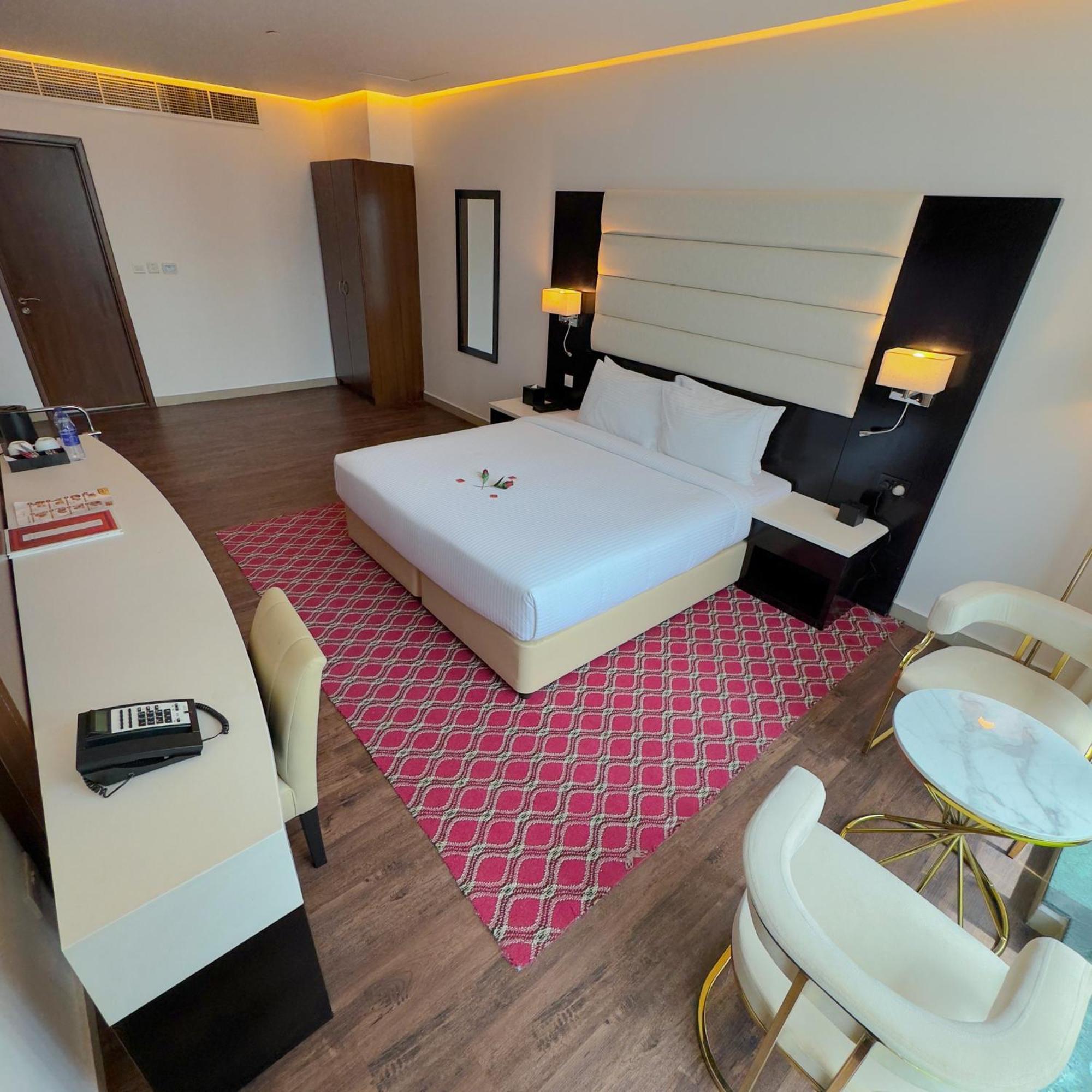 Sunday Mega Hotel Sheikh Zayed Road Near Difc Formerly Emirates Grand Hotel Dubai Exterior foto
